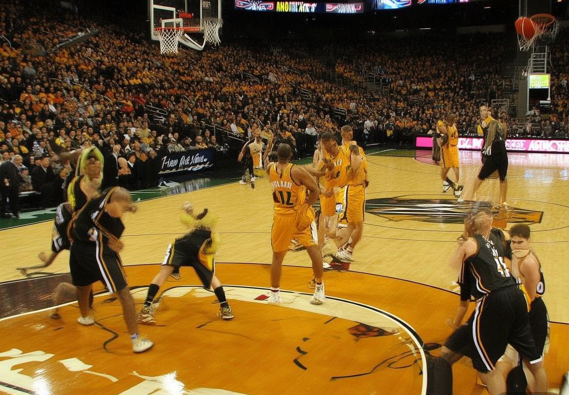 2009年NBA季后赛：姚明缺席下的火箭爵士巅峰对决(图3)